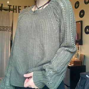 AMERICAN EAGLE SWEATER